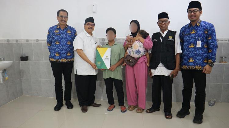 BAZNAS BANYUWANGI TANGGUNG BIAYA DAN FASILITASI PENGOBATAN MUSTAHIK PENDERITA AMBIGUOUS GENITALIA